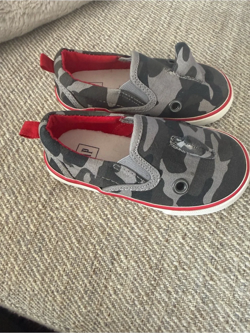 GAP Kids Gray Camouflage Slip-On Sneakers with Red Accents. Toddler 7C NWOT